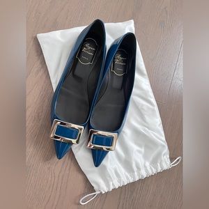 Roger Vivier Flats